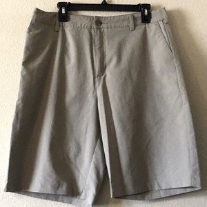 Men’s golf shorts